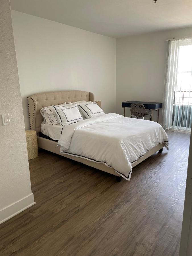 Villa Marina - Modern & Immaculate, Spacious, Gated Condo With Fireplace Pool, Gym, 2 Master Bedrooms Los Angeles Eksteriør bilde