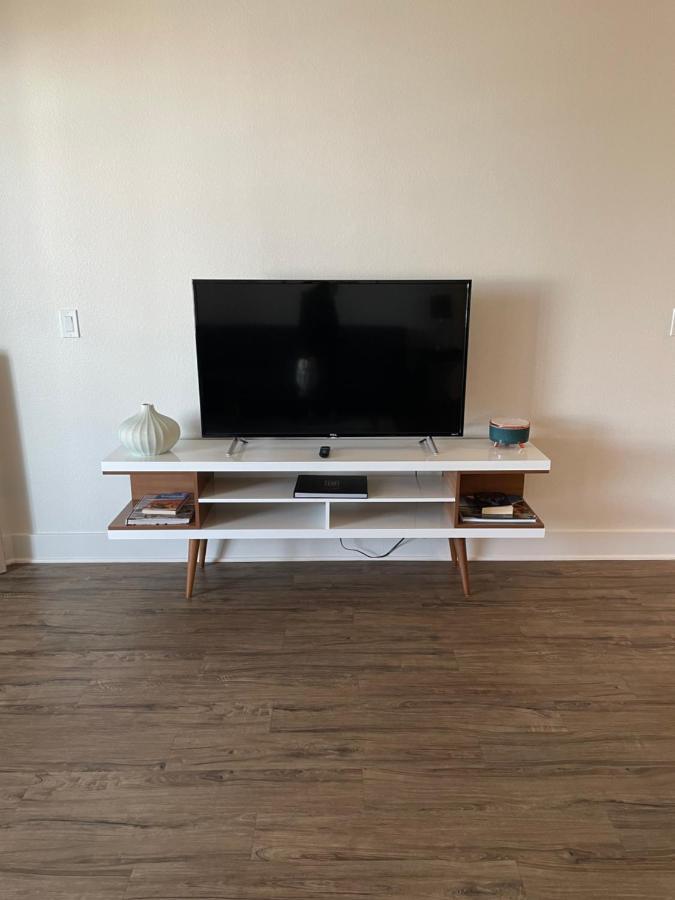 Villa Marina - Modern & Immaculate, Spacious, Gated Condo With Fireplace Pool, Gym, 2 Master Bedrooms Los Angeles Eksteriør bilde